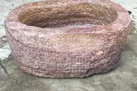 今天花500卖个红石雕刻的石槽，用来装饰庭院，效果应该会挺好吧图片