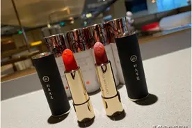 跨界玩彩妆！海底捞上新多款周边“辣味”口红瞄准“Z时代”图片
