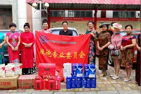 石家庄：旗袍佳丽拥军情图片