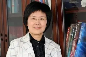 百年党史巾帼红 | 洪葵：从“心”出发，救死扶伤图片