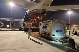印度人民感谢中国，大型氧气设备到货了！抹黑的人被印度网友痛斥图片
