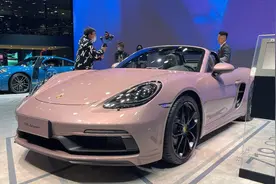 保时捷718 Spyder上海车展预售，73.8万，香不香图片