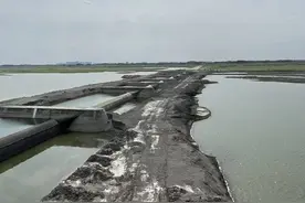 高雄市水情严峻，陈其迈宣布游泳池与洗车业停水，引发民怨图片