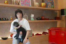 萧敬腾一个人住8层豪宅，吴青峰开门就被惊呆，名鞋和手办摆满墙图片