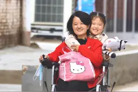 “1+1=2”，女孩同时遗传父母罕见病，苦难家庭依然期待彩虹图片