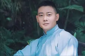 栾云平喜提200万粉丝，看看他的家庭观图片