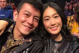 陈冠希懒理偷吃传闻！带妻女与二姐聚餐，43岁姐姐与黑人相恋2年图片