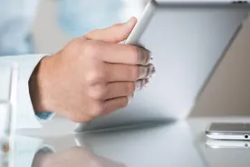 领导喜欢经常主动请示汇报的，还是埋头干活的？这个越早明白越好图片