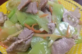 莴笋炒瘦肉片这样做，不要直接下锅炒，口感脆爽香甜，入味又下饭图片