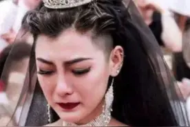 曾经满身纹身，身穿黑婚纱爆红的新娘，现如今判若两人，难以想象图片