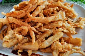 炸蘑菇好不好吃，这一步骤很重要，鲜香酥脆不油腻，凉了也不回软图片