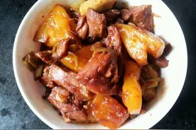 这样做出来的菠萝鸭肉更好吃，营养美味，再不用担心孩子会挑食了图片