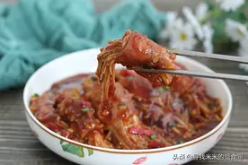 培根金针菇这样做，鲜香美味口感好，酱汁拌饭更过瘾，太下饭了图片