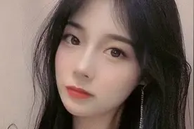 小说：她把房卡递给了我图片