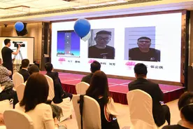 3名准新娘护士为抗疫推迟婚期，护士节当天收到隔空告白图片