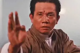 2001年，刘家良回家"捉奸"小30岁娇妻，3分钟后楼下惊现一具男尸图片
