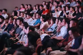 郭德纲屡屡被相声界和京剧界吐槽，他是动了谁的奶酪呢图片