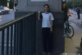 高考695分上北大的瘦小女生，曾因家庭贫困差点辍学，经历很感人图片