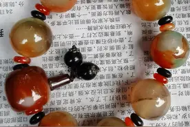 起莹的玛瑙珠串图片