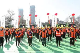 投资112亿元的武汉嘉里项目开工图片