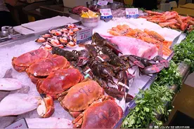 巴塞罗那海鲜餐厅La Paradete：面包蟹，大龙虾新鲜肥美随便挑图片