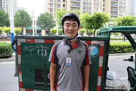 微视频 | 高温下的快递小哥图片