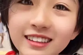 陕西10岁女孩放学视频走红，一头短发英气十足，网友直呼原地出道图片
