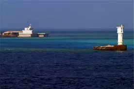 1994年，中国渔政赴南沙美济礁图片