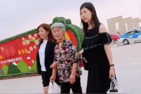 杜新枝有2个弟弟，没有一个公开支持姐姐，背后的原因你想过吗图片