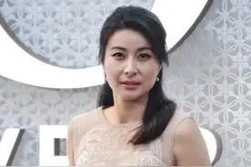 跳水皇后郭晶晶身材真好，穿一袭无袖连衣裙，越来越有阔太气质了图片