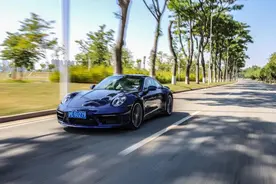 保时捷911 Carrera 4S——跑车也能成为抢手货图片