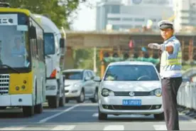 乌鲁木齐交警公布中考交通保障方案图片