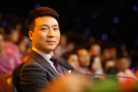 康辉后悔母亲离世，没有见最后一面图片