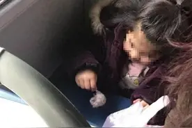 5岁女孩坐公交车，一连串“恶心”行为让乘客反感：被妈妈带坏了图片
