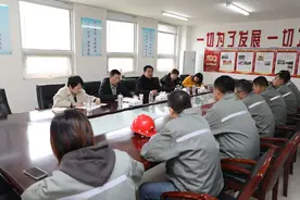 生态水泥公司党委副书记、总经理周红赴黄陵公司视察受灾情况图片