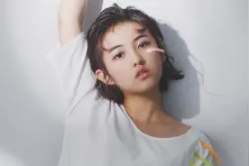 张子枫新剧路透，与张新成牵手竟毫无“CP”感，网友：还磕得动吗图片
