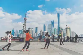 上海降低新城落户门槛，超大城市为郊区“抢人”？图片