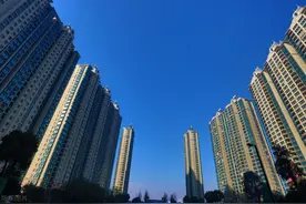 “疯狂”的信阳楼市图片
