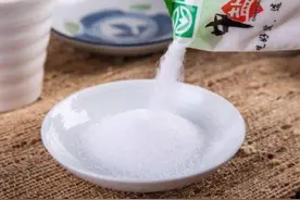 俗话说“牛吃甜，猪吃咸”，详解食用盐在养猪中的五大妙用图片
