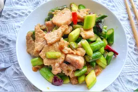 芦笋炒肉怎么做好吃，教你一招，芦笋脆爽不变色，肉质鲜嫩收藏了图片