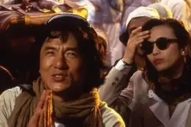 29年前《飞鹰计划》假钞流入市场，成龙被警察带走制片坐牢3个月图片