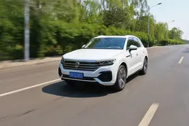 “途”字辈大师兄，卡宴、Q7的同门师兄弟，试驾体验大众途锐图片