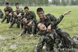 一名特种兵能与多少个普通人徒手搏斗？答案让人很意外图片