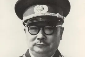 1941年，李克农密见一青年教师，得到重要情报，毛主席：一网打尽图片