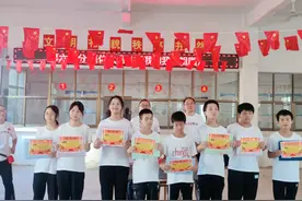 向祖国致敬——湖北武穴田镇中学开展“庆国庆”系列德育活动图片