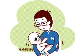 姐姐和二胎妹妹相处和谐，妈妈有些哽咽，年龄差适宜真的很重要图片