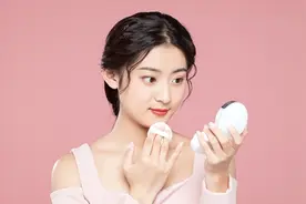 妆后喷一喷，脱妆不再愁图片