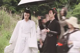 陈情令听学花絮：王一博风火轮式打肖战，众演员吃瓜肖战太宠弟弟图片