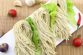 经常吃面条，对身体好还是不好？提醒：吃面条时或需要牢记这4点图片