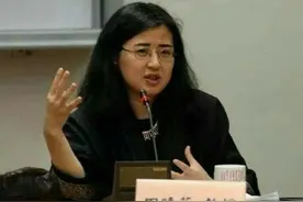 她是“北大才女”田晓菲，不顾阻拦嫁给大25岁美国老头，现状如何图片